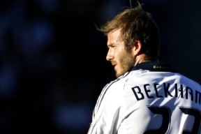 开云体育中国官网-“高新体育中心：武术赛场的快速反应与精湛技巧让观众热血沸腾”